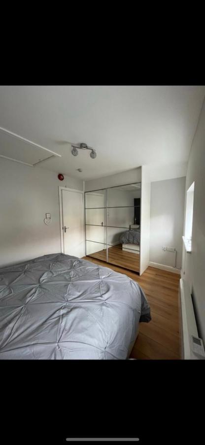 One Bedroom Apartment In The Centre Of لاندودنو المظهر الخارجي الصورة